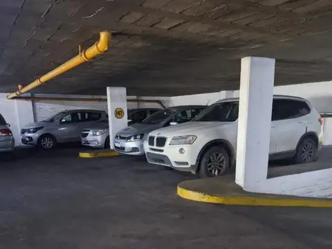 Cochera en Venta con acceso Ascensor