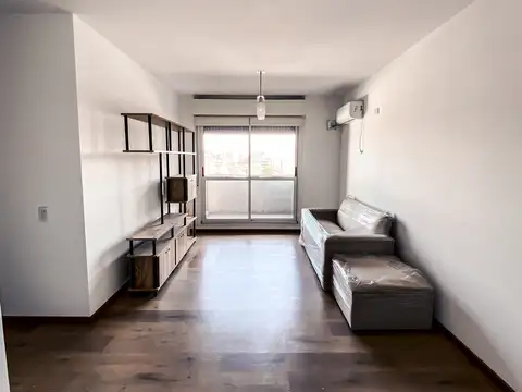 VENTA | DEPARTAMENTO DE 2 DORMITORIOS CON BALCÓN EN ZONA CENTRO / ABASTO