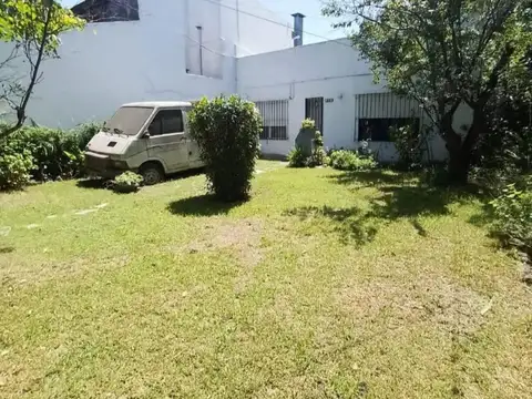 Casa venta La plata 2 dormitorio, a reciclar
