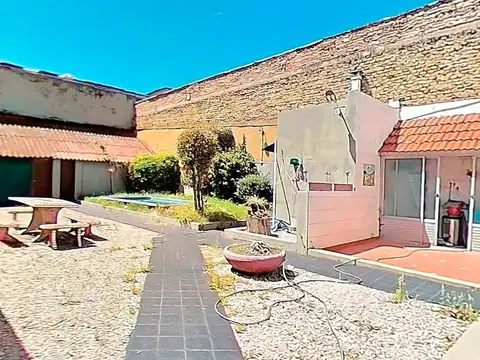 Lote propio, 450 m2 totales, dos Unidades Funcionales