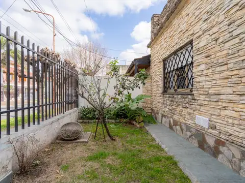 Depto Tipo Casa en Venta de 3 ambientes