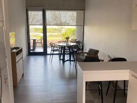 Casa 3 ambientes con 2 baños