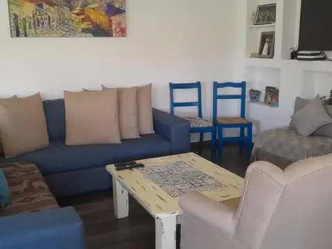 Casa en Alquiler Temporal con 6 cocheras