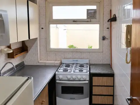 VENTA DEPARTAMENTO MONOAMBIENTE CON PATIO CENTRO
