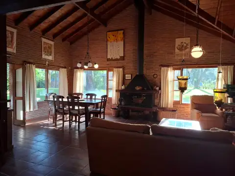 Casa 4 ambientes con 3 baños