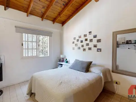 Duplex en venta en Beccar 4 ambientes baño y toilette jardín con parrilla entrada para auto.