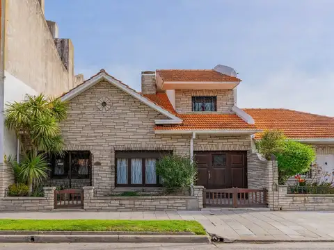 VENTA CHALET 5 AMB 2 PLA MUY BUEN ESTADO LA PERLA