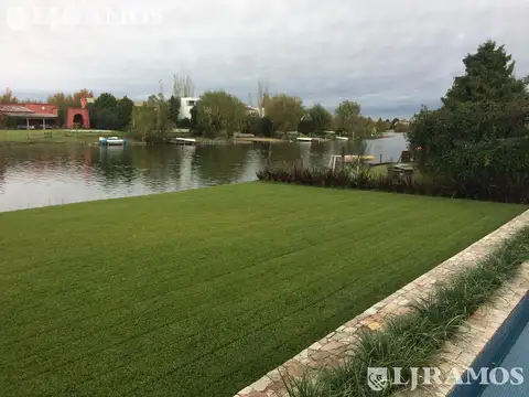 Casa en Venta de 5 dormitorios
