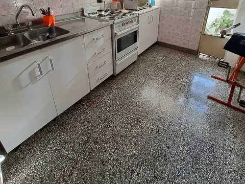 A Nazarre 3200, Piso 5