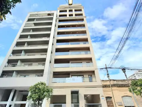 47 e/ 12 y 13 800, Piso 1