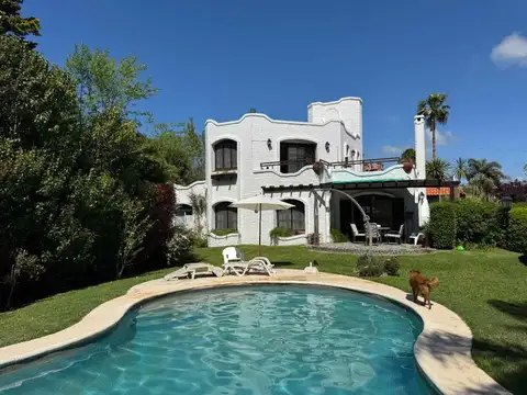 Alquiler Casa Amoblada Larena CC con Pileta