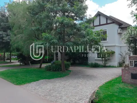 Casa en venta 7 ambientes en Club de Campo Pueyrredon Pilar