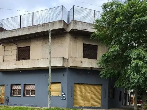 LOCAL CON VIVIENDAS EN VENTA LAFUENTE 6014 WILDE
