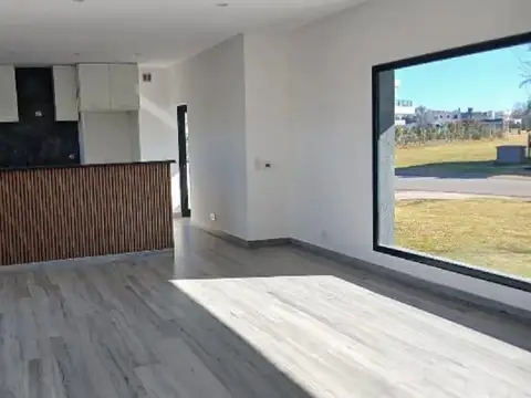 Casa en Alquiler de 3 dormitorios