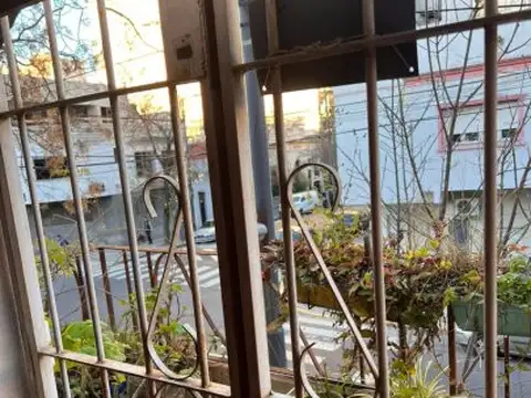 Depto Tipo Casa 3 ambientes con 2 baños
