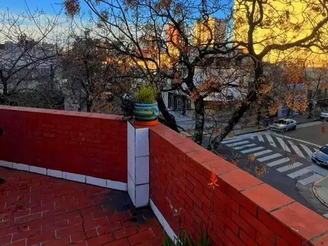 PH 3/4 amb AL FRENTE en esquina c/ TERRAZA y Balcones pleno Boedo  