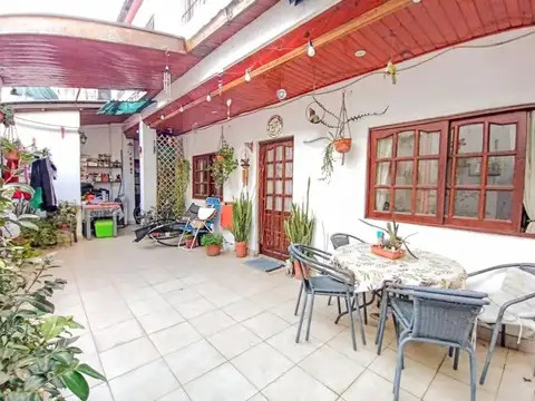 VENTA PH 5 AMBIENTES AVELLANEDA CENTRO PLANTA BAJA CON PATIO