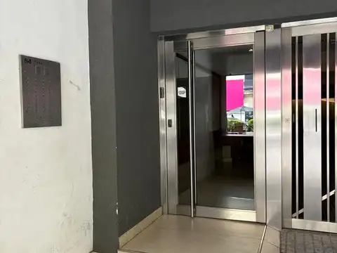 Venta Departamento Monoambiente con Balcón Pellegrini al 800