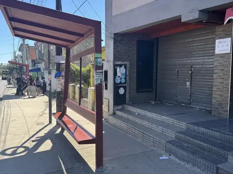 ALQUILER – LOCAL COMERCIAL DE 37 M2 – BERAZATEGUI