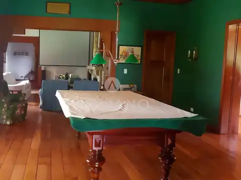 Casa 7 ambientes con 4 baños