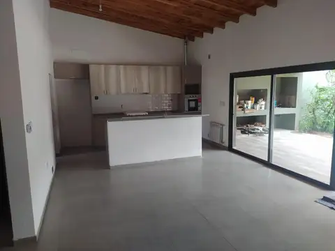 Domingo AlbariÑos 8400