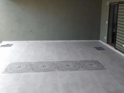 Casa en Venta con 6 cocheras
