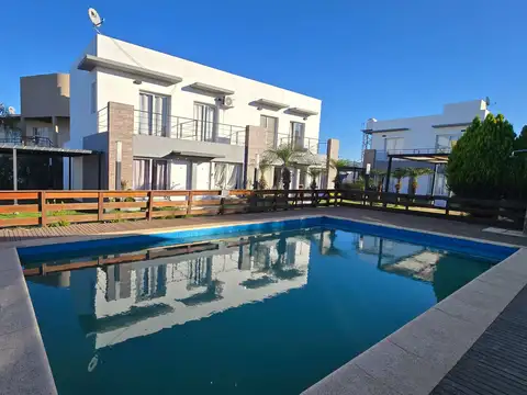 Duplex amoblado en venta con pileta en Federacion Entre Rios