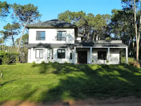 Casa - Venta - Uruguay, PLAYA BRAVA PUNTA DEL ESTE