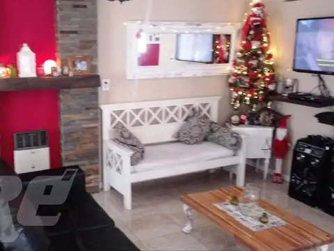 Depto Tipo Casa en Venta en Temperley, USD 185.000