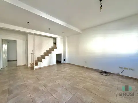 Depto Tipo Casa en Venta con 1 cocheras