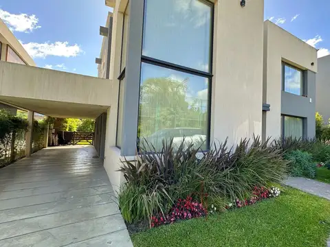 Casa en Brisas de Adrogué