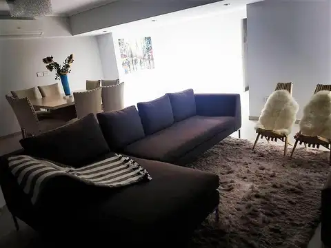 Departamento de 4 ambientes con cochera y piscina  en Lomas de Zamora Oeste