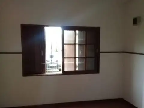 Casa en Alquiler con 1 cochera