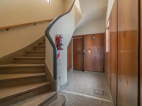 Departamento en Caballito - 3 ambientes en planta baja con cochera - apto profesional
