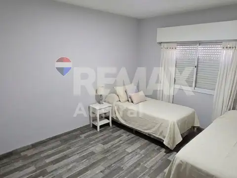 Casa 6 ambientes con 2 baños
