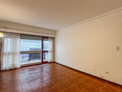 VENTA DEPTO 3 AMB GUEMES AL FRENTE BALCON