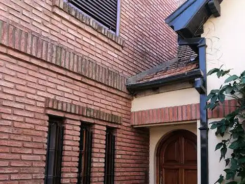 Casa 5 ambientes con 3 baños