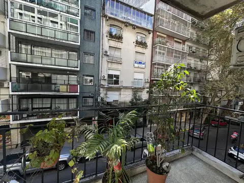 Departamento monoambiente con balcón en venta en Recoleta