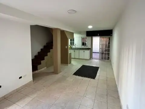 Depto Tipo Casa en Venta de 3 ambientes