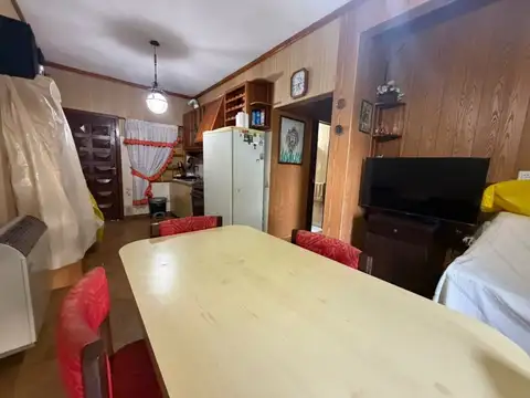 Casa 3 ambientes con 1 baño