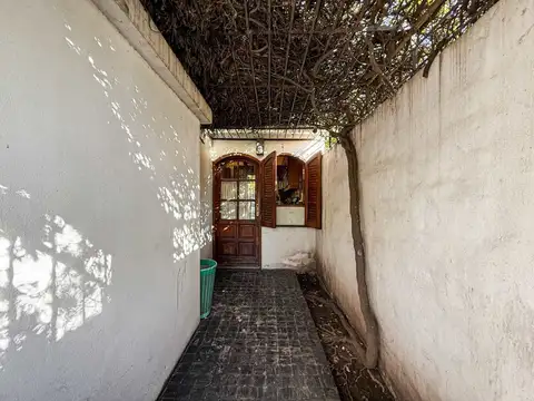 Casa 6 ambientes con 4 baños