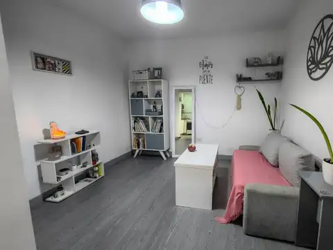 Depto Tipo Casa en Venta en Flores, USD 105.000