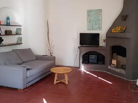 Casa 4 ambientes con 1 baño