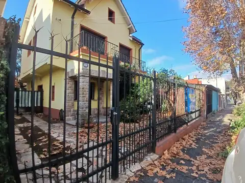 Casa 4 Ambientes con jardin