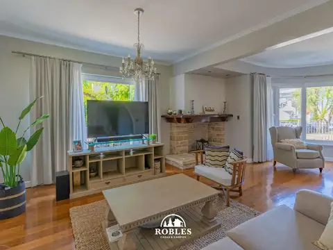 Residencia en el excelente entorno de Playa Grande