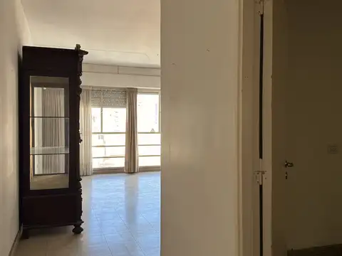 Departamento 8 ambientes con 2 baños