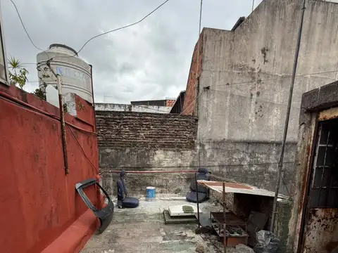 LOCAL SOBRE AVENIDA