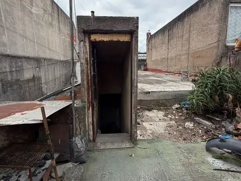 LOCAL SOBRE AVENIDA
