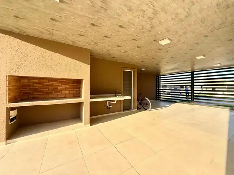 Casa 3 ambientes con 2 baños