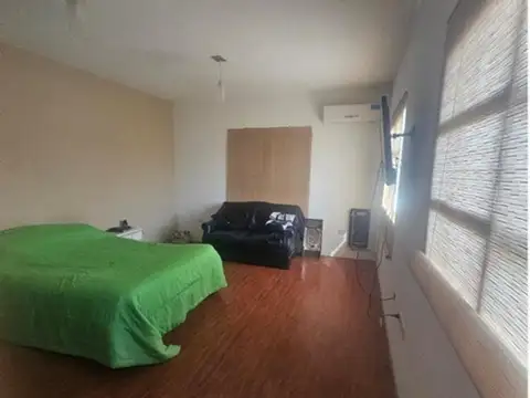 Casa en Venta con 4 cocheras